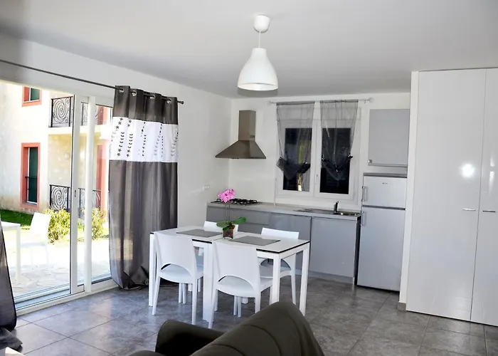 T-2 Air Conditioning Close To The Sea - Equipped - Santa Lucia Di Moriani *